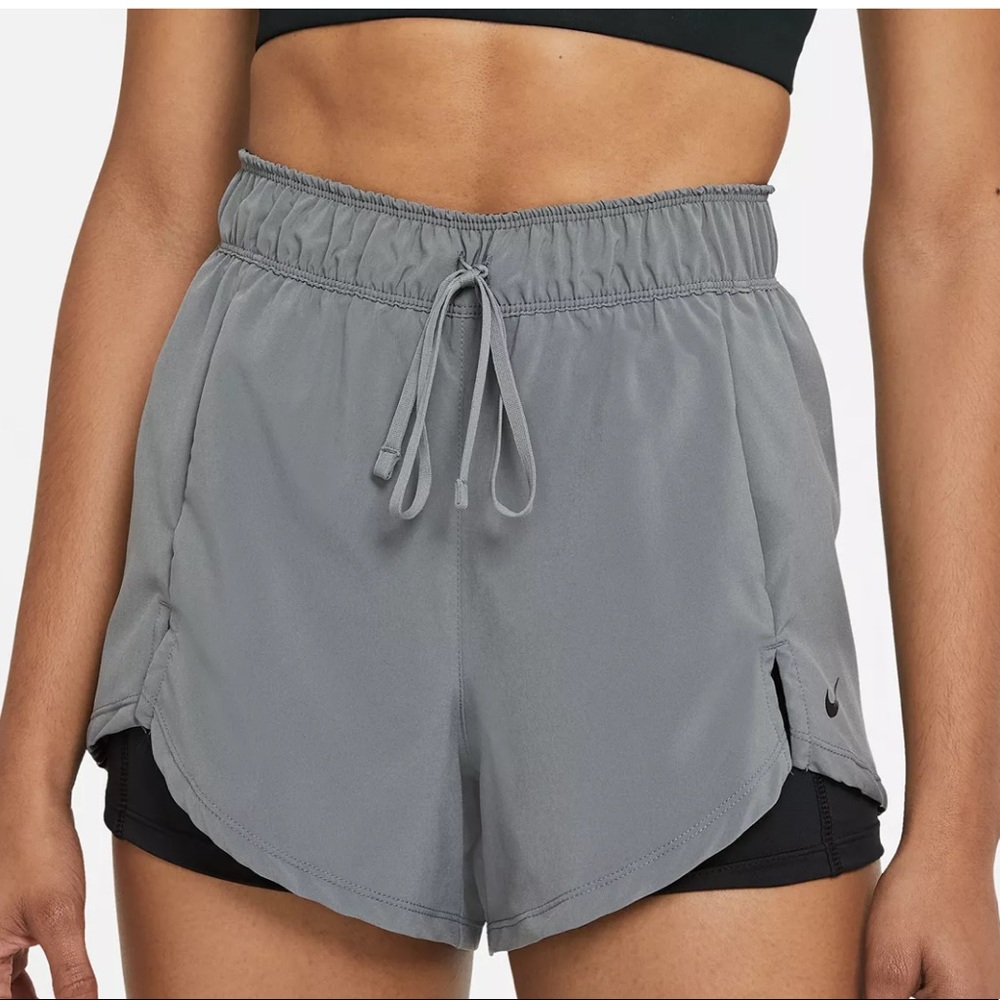 NIKE Plus Size Flex Essentials 2-in-1 Training Shorts Women’s 2X Grey/Black
